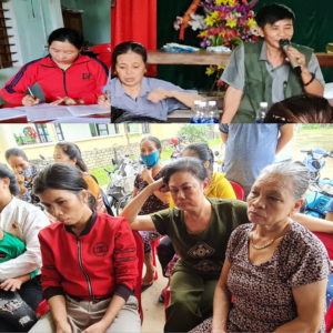 Communal officials in flooded Quang Binh forced to return VND414 million of donations to flood-affected residents after trying to rob them